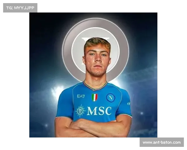 霍伊伦即将接受那不勒斯体检 大批球迷现场等候支持